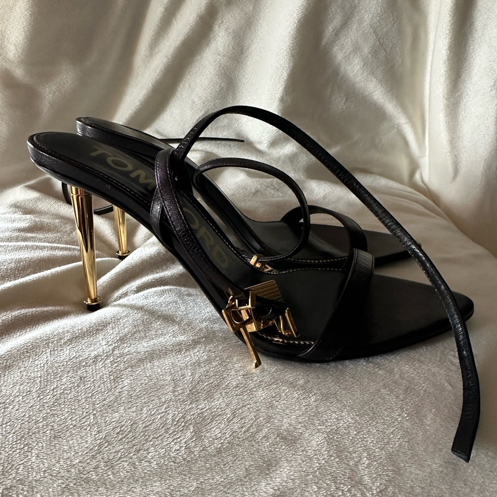 TOM FORD SHINY LEATHER PADLOCK POINTY NAKED SANDAL SIZE 39